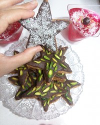 شیرینی فندقی شکلاتی