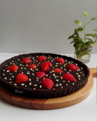 تارت شکلات و توت فرنگی