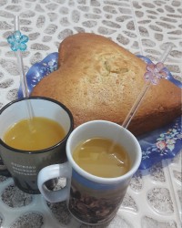 کیک اسفنجی همراه بامغزبادام