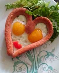 سوسیس تخم مرغ عشقولانه