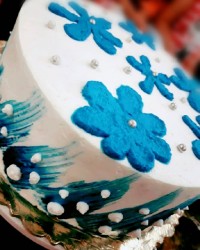 کیک تولد اسفنجی