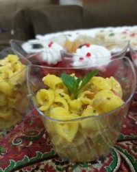 پاستا با سالاد مرغ