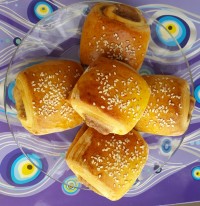 شیرینی دانمارکی که نه، گل محمدی