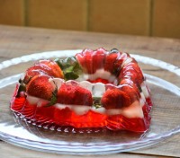 ژله ی ویترینی توت فرنگی