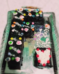 کیک یخچالی زعفرانی