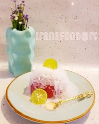 بستنی کاور شده با شکلات و فالوده شیرازی