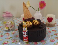 کیک شکلاتی با روکش گاناش