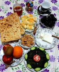 سفره ی افطاری امروزم . طاعات و عبادات شما مقبول درگاه حق .