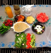 رمضان ٩٨، افطاری (سوپ قارچ وشیر، شیرینی کشمشی،)