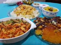 خوراک مرغ با ته دیگ بال مرغ