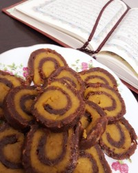 رولت حلوا و خرما