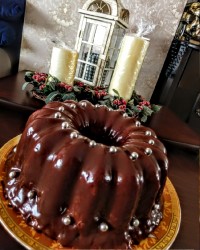 کیک اسفجی باروکش گاناش لطفا ورق بزنید