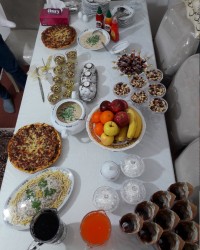 میز تولد عشق مامان آنیا