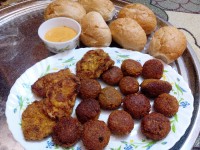 فلافل و شنیتسل