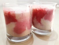 اسموتی موز وتوت فرنگی