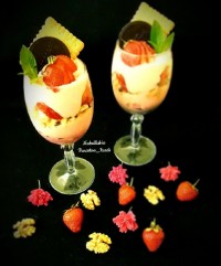 محلبی توت فرنگی