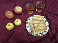 پای سیب با نون تست