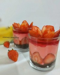 چیز کیک توت فرنگی