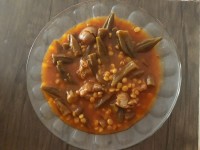 خورش بامیه و پیتزا مرغ وسبزیجات