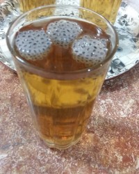 شربت گل سرخ با تخم شربتی قالبی