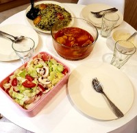 ناهار سه نفره . بادوستان . باقالی پلو با مرغ . جاتون سبز .