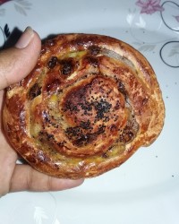 نان رول دارچینی کشمشی کرم پیراشکی