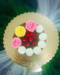 کیک شکلاتی باروکش خامه