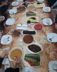 دورهمی با دوستان