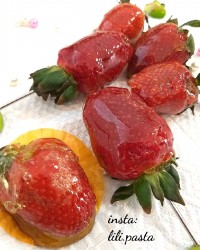 توت فرنگی آبنباتی