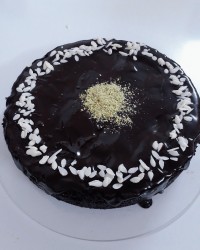 کیک شکلاتی موزی با رویه گاناش شکلاتی