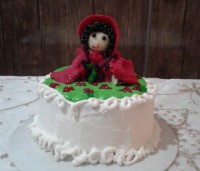 کیک شنل قرمزی