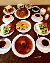 غذاهای سفری صبحونه ، مرغ ، پلو تن ماهی