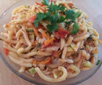 پنه با سبزیجات و سس گوجه فرنگی وریحان