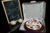 کیک بستنی توت فرنگی