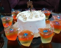 این کیکم بابا سفارش داده بود