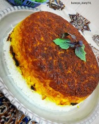 ته چین مرغ با زرده تخم مرغ