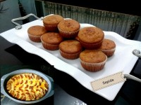 کاپ کیک موز و گردو و کابلر هلو