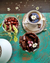 باسلوق شیره انگور و گردو