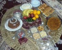 دورهمی خانوادگی .... کیک مرغ و کیک کستر که همه ازش تعریف کردند و خوشمزه بود.