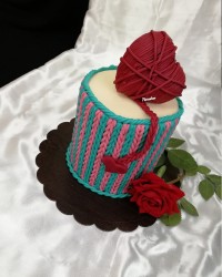 کیک خامه ای تزیین فوندانت خودم خییلی دوستش دارم نظرشما چیه؟؟؟؟؟