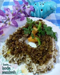 عدس پلو با گوشت چرخکرده و کشمش