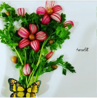 گل با تربچه