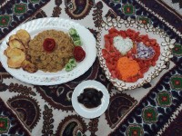 دمپخت گوشت،سالاد،سیرترشی