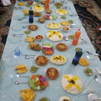 یه مهمونی عالی واسی عروس و داماد.