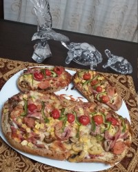 پیتزا بدون خمیر با نان جو