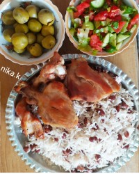 لوبیا پلو با مرغ سرخ شده