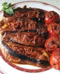 بادمجان و گوجه شکم پر