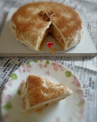 کیک هویج کرمدار