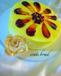 کیک اسفنجی با تزیین بریلو