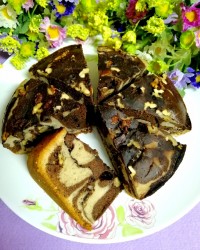 کیک دو رنگ گردویی قابلمه ای